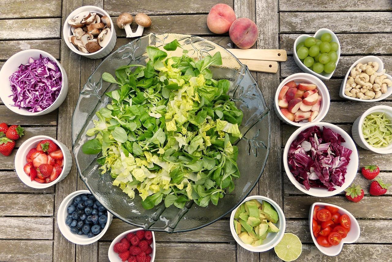 salad fruit berry healthy vitamins 2756467